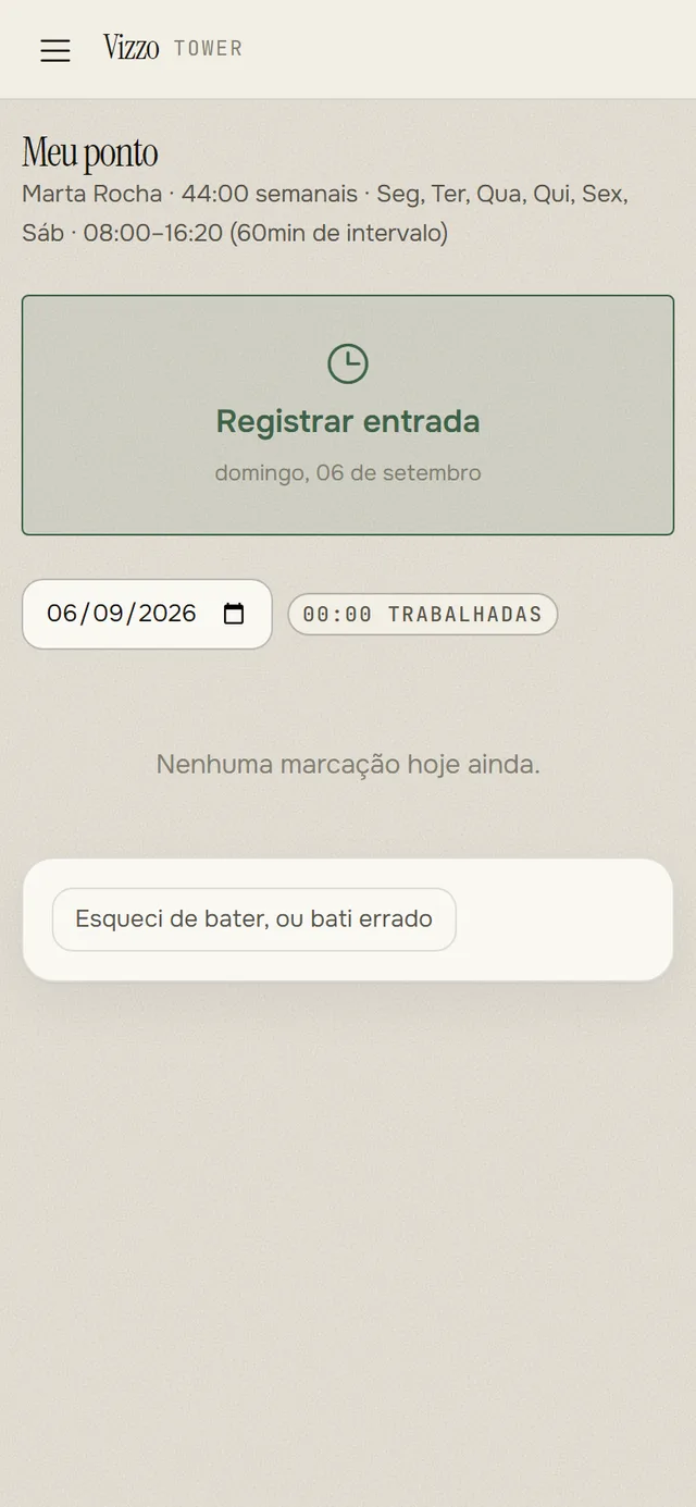 Tela de celular do ponto, com um botão grande de registrar entrada, o total de horas do dia e um botão para avisar que esqueceu de bater ou bateu errado.